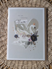 Load image into Gallery viewer, Mother’s Day Gift Bundle – Dried Flowers & Card