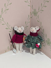 Load image into Gallery viewer, Musician Mice Hanging Decoration - Assorted (2)