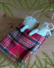 Load image into Gallery viewer, Sleeping Mice Decoration

