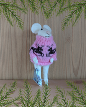 Load image into Gallery viewer, Ice-Skating Mouse in a pink Jumper Felt Decoration
