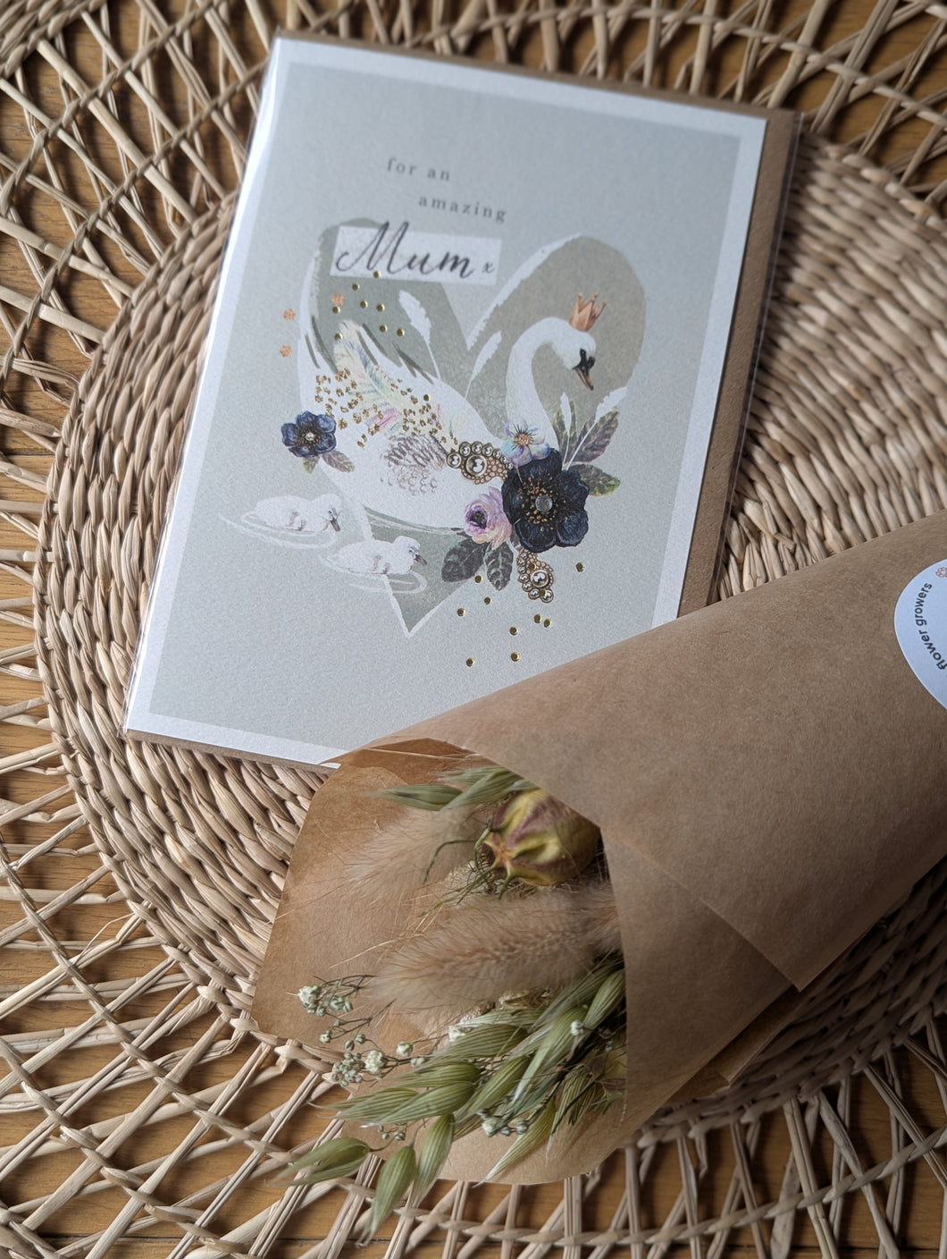 Mother’s Day Gift Bundle – Dried Flowers & Card