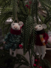 Load image into Gallery viewer, Musician Mice Hanging Decoration - Assorted (2)
